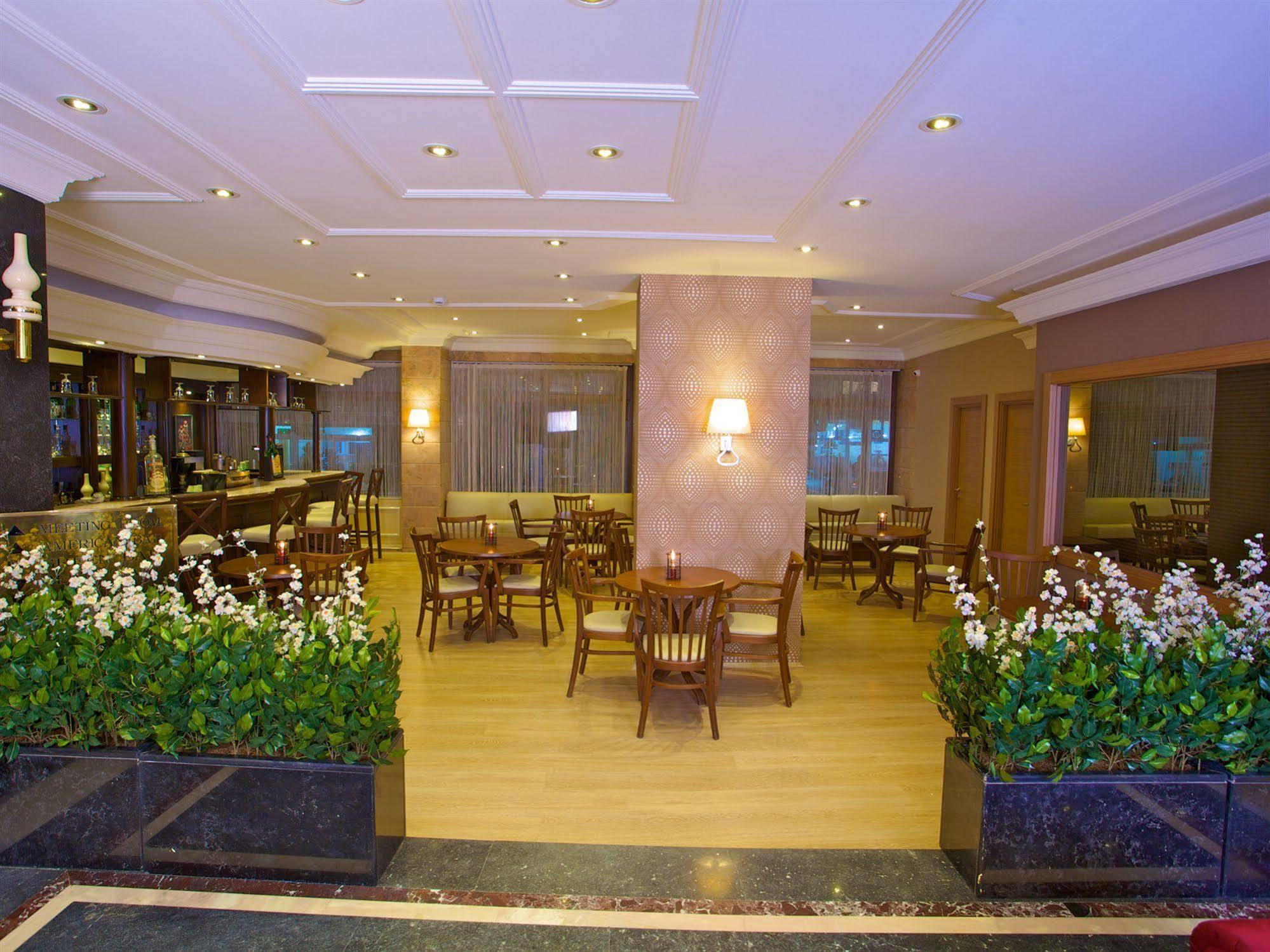 Hotel Grand Emin Istanbul Bagian luar foto