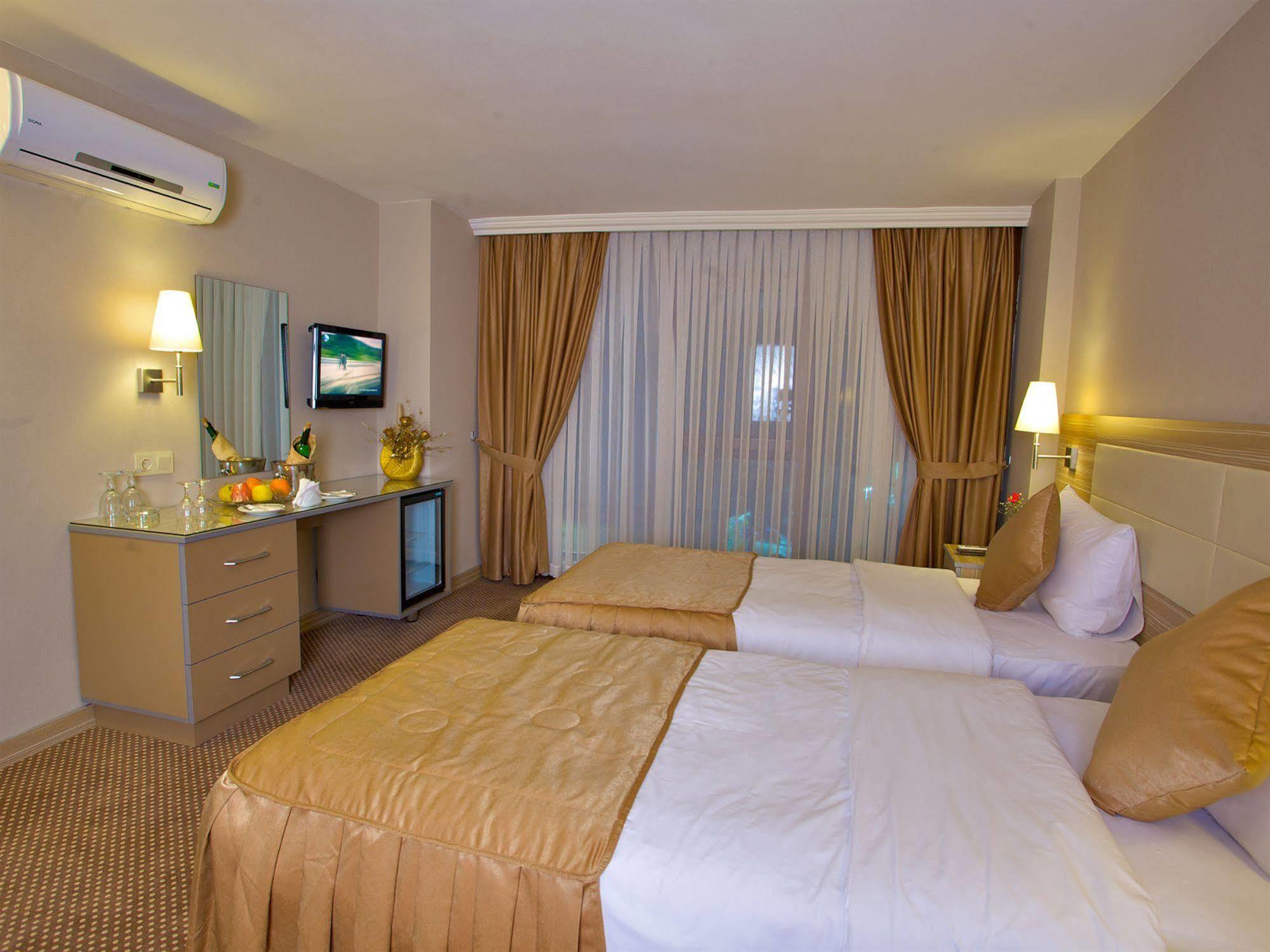 Hotel Grand Emin Istanbul Bagian luar foto