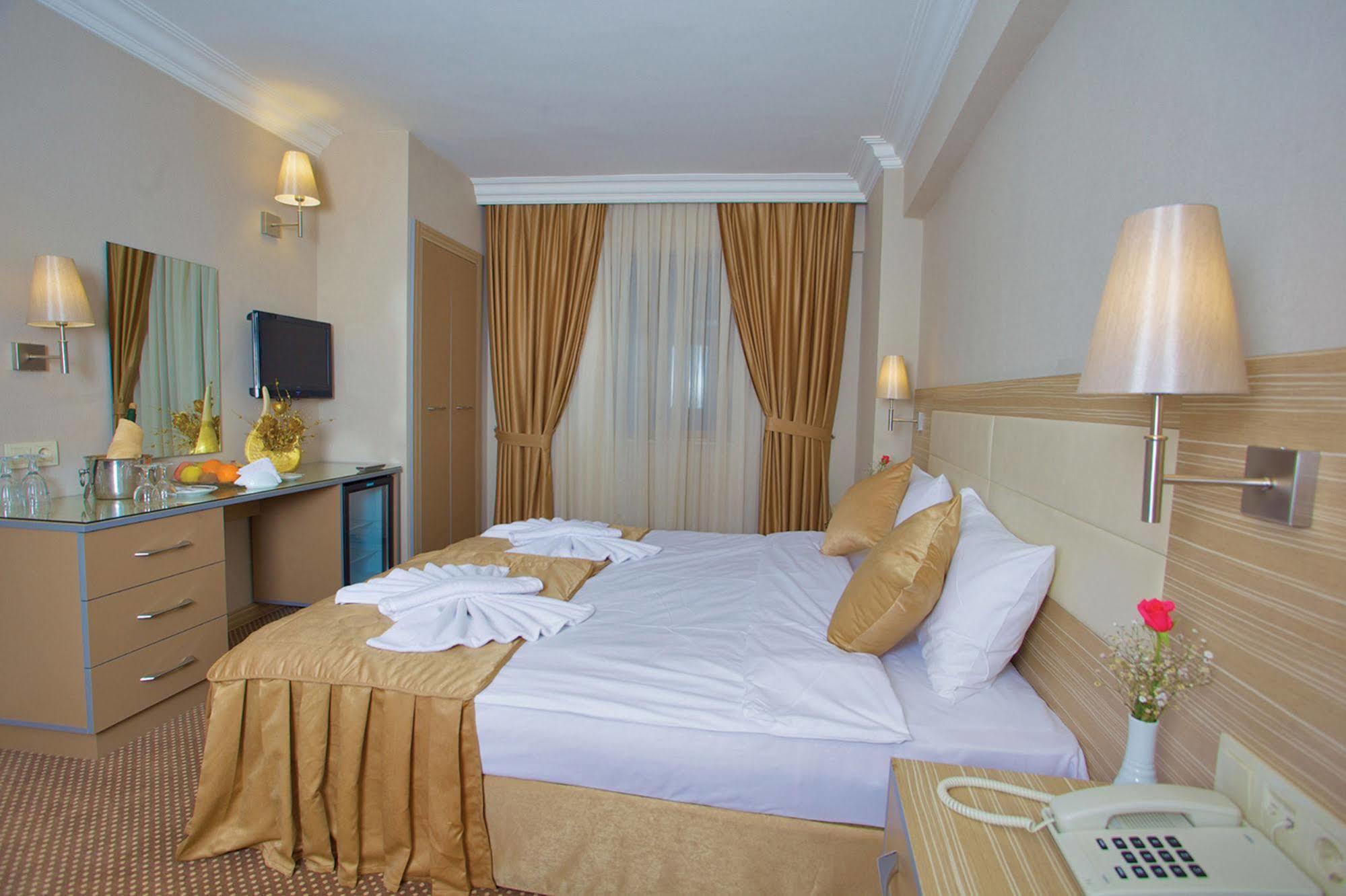 Hotel Grand Emin Istanbul Bagian luar foto