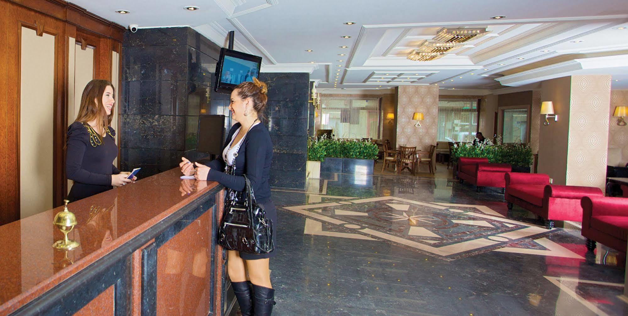 Hotel Grand Emin Istanbul Bagian luar foto